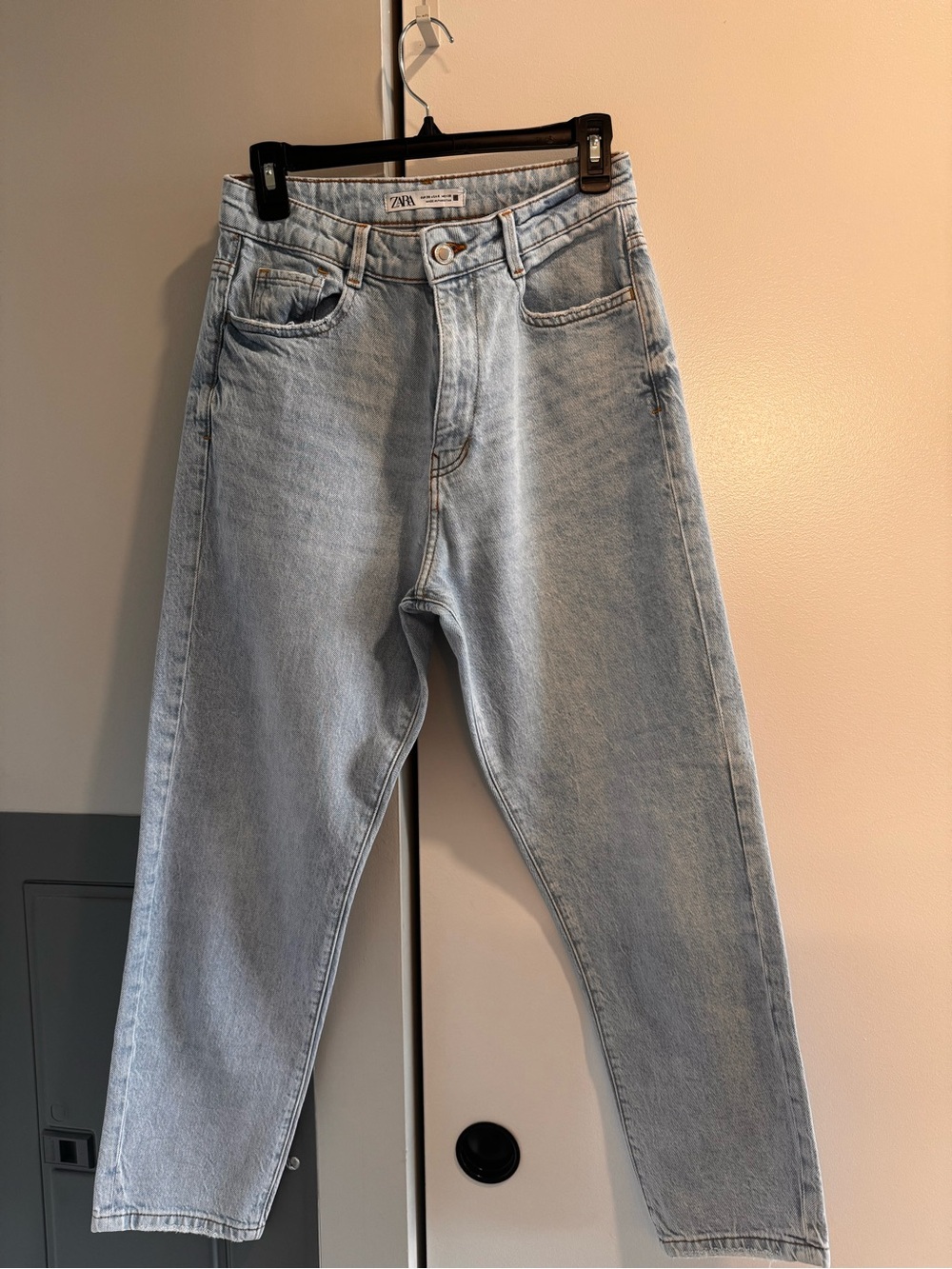 ZARA Pale Blue High-Rise mom fit Jeans